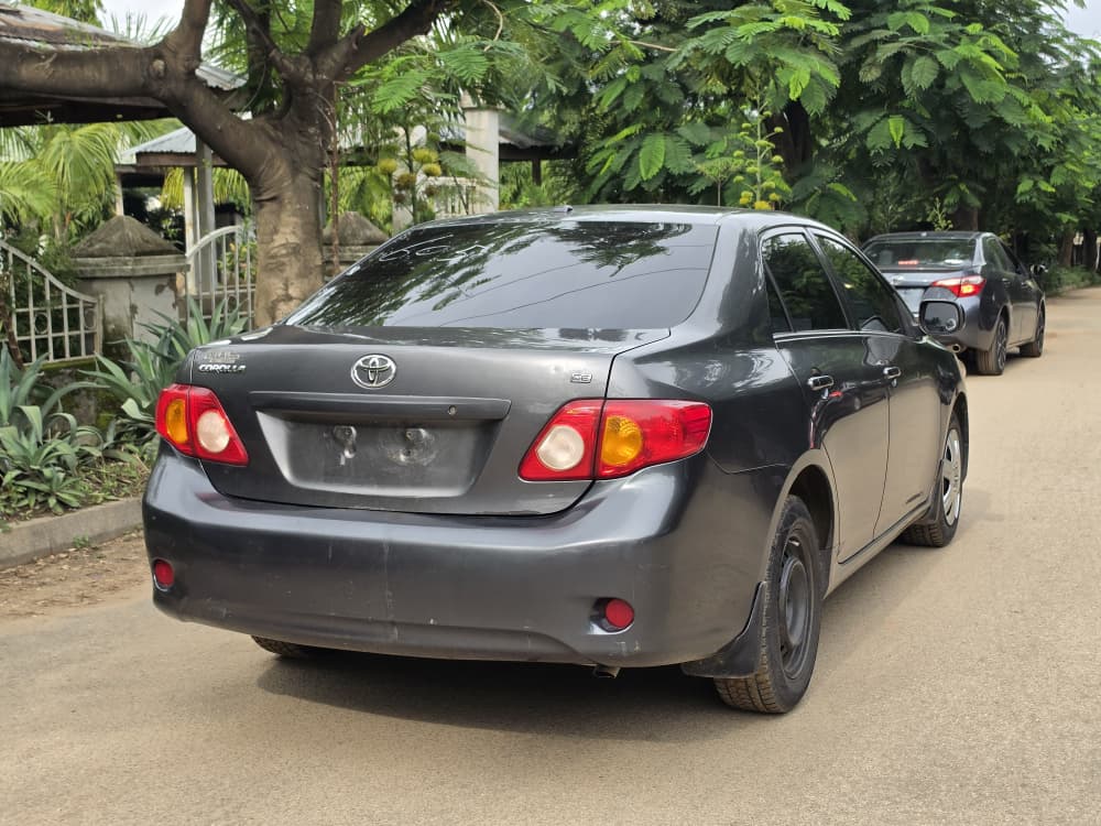 
								Awoof Deal: Extremely clean foreign used Toyota corolla LE 2010 n belt. Accident Free, going for just 9.8m with no single 9ja paint. Abujadeal…? full									