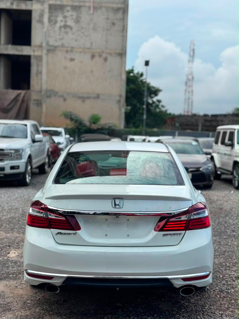 
								HONDA ACCORD LX Foreign used 2016 model  Original duty ☑️ 🏷️16.5m 📍Abuja full									