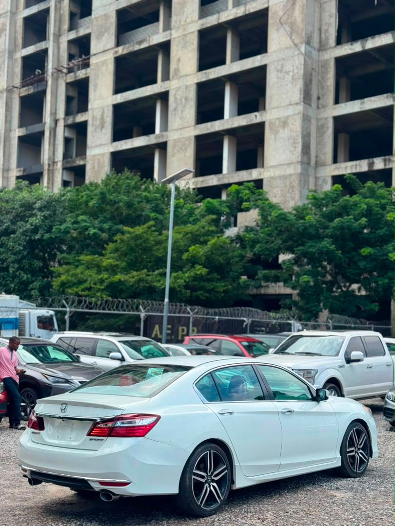 
								HONDA ACCORD LX Foreign used 2016 model  Original duty ☑️ 🏷️16.5m 📍Abuja full									