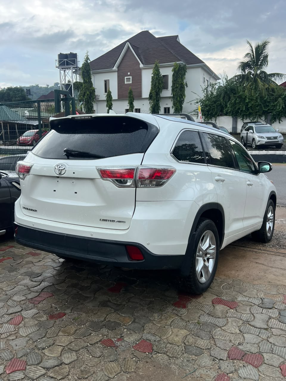 
								DIRECT BELGIUM 2015 HIGHLANDER LE FULL OPTION. Three sitter BUY AND DRIVE 📍ABUJA 💰26M full									