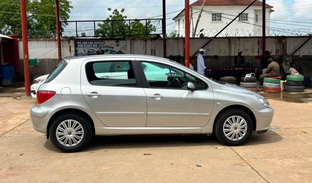 
								Distress sale 2005 direct Belgium Peugeot 307 with original duty going for 4.5M full									