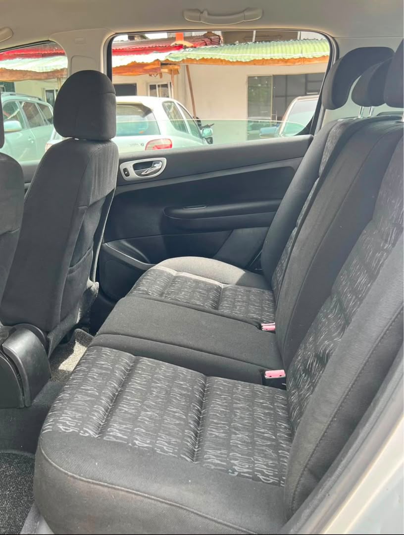 
								Distress sale 2005 direct Belgium Peugeot 307 with original duty going for 4.5M full									
