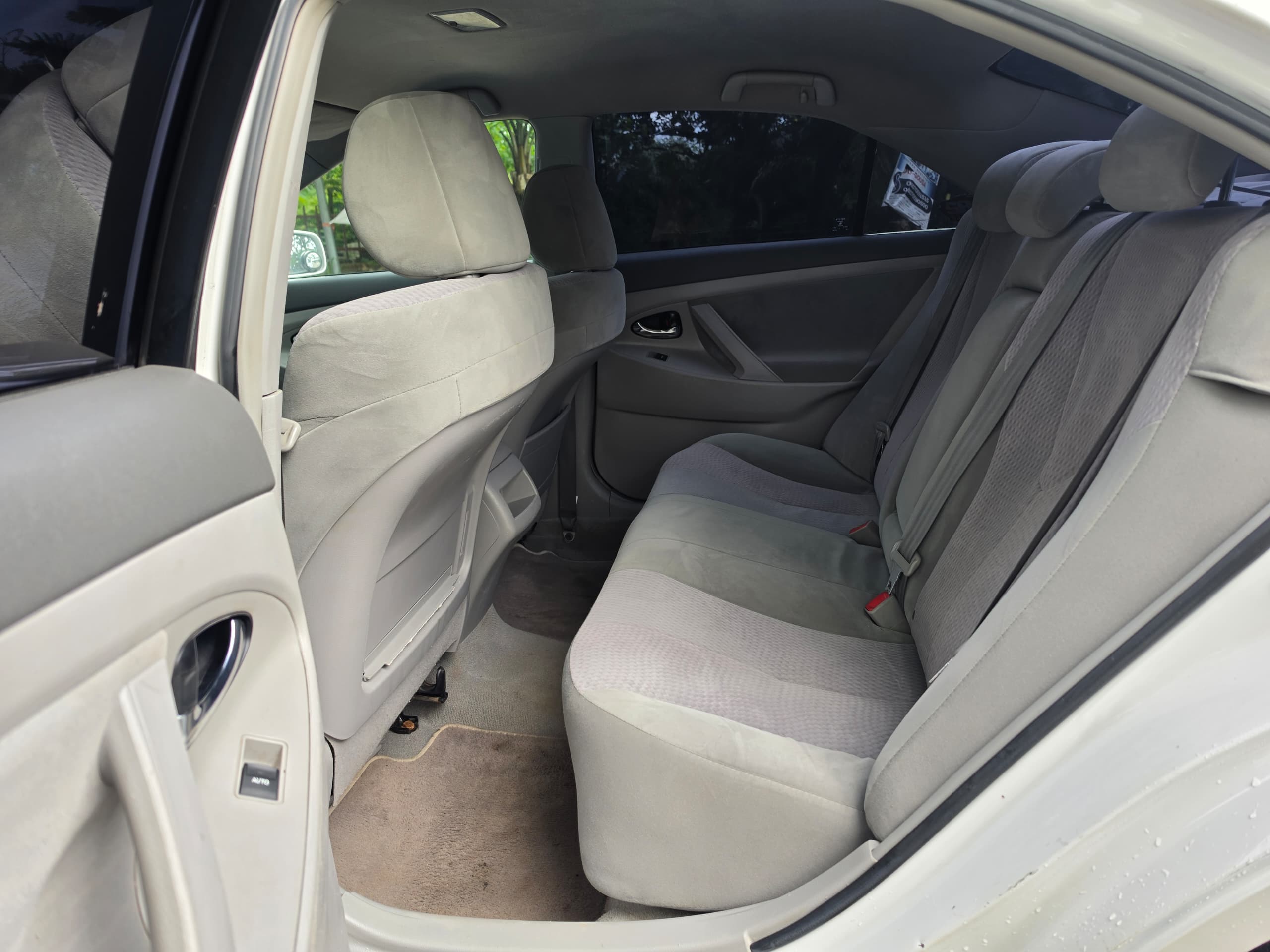 
								Awoof Deal: Highest Grade Foreign Used 2010 on belt Toyota camry LE with Aug 2026 Duty Accident free going for just 9.8m. Dashboard no dey gum everywhere sharp. Accident free. full									