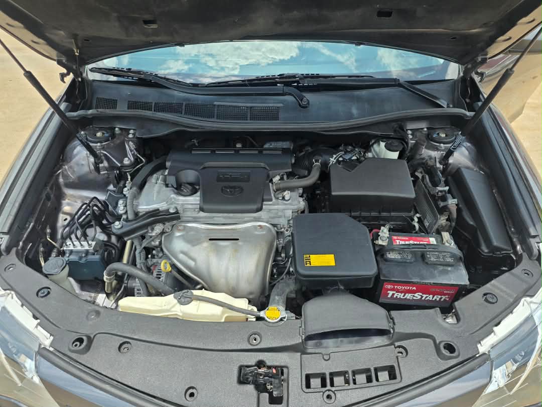 
								EXTREMELY SHARP  GRADE FOREIGN USED 2013 ON BELT TOYOTA CAMRY SE, MINT INTERIOR, NO SINGLE 9JA PAINT WITH UNTAMPARED ENGINE ND GEAR.GOING FOR JUST 13.5M ONLY full									