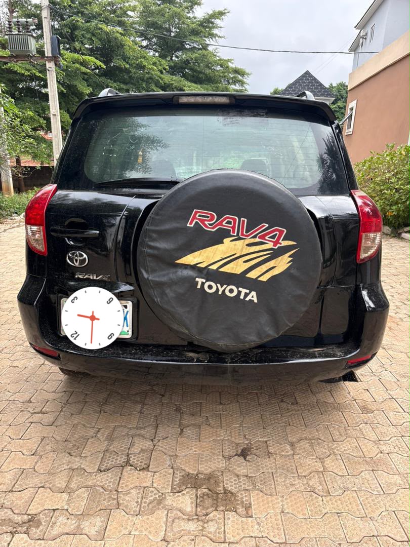 
								Giveaway Deal‼️‼️‼️ Carefully Used Toyota RAV4 2008 Untempered Engine and gear, ac is freezing 🥶 with original duty✅6.2M Net with 200k sambo only Kubwa Abuja📍 ZERO CHAIN DEAL full									