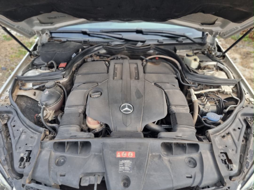 
								Registered MB E400 2017 Model with Panoramic roof, Keyless entry, Thumbstart, Navigation, Reverse Camera, Leather interior,Factory fitted AC, Automatic transmission, V6 Engine @₦16.5m only full									