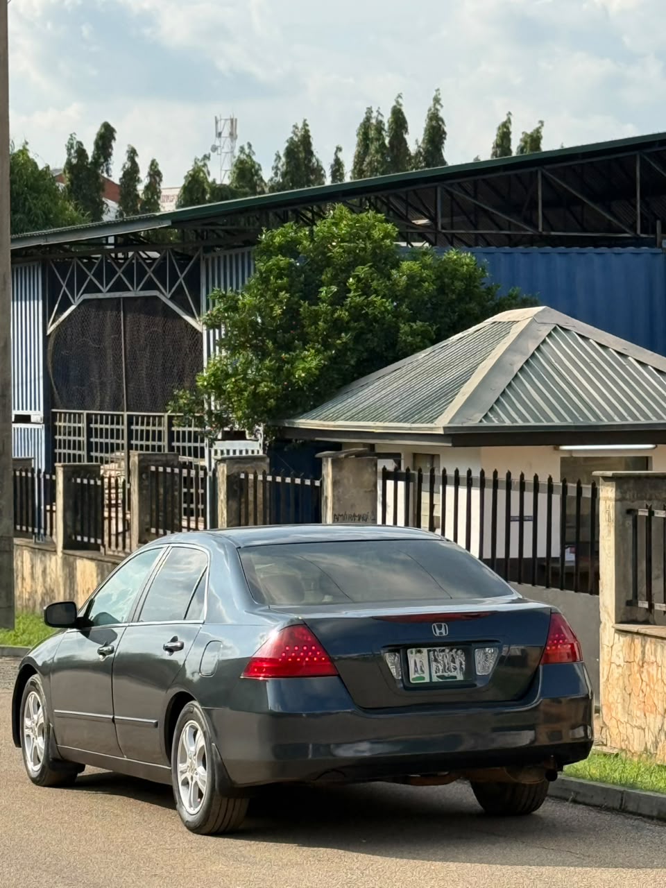 
								Distress Sell Neatly Used Honda Accord DC for just 3.7M Abuja full									