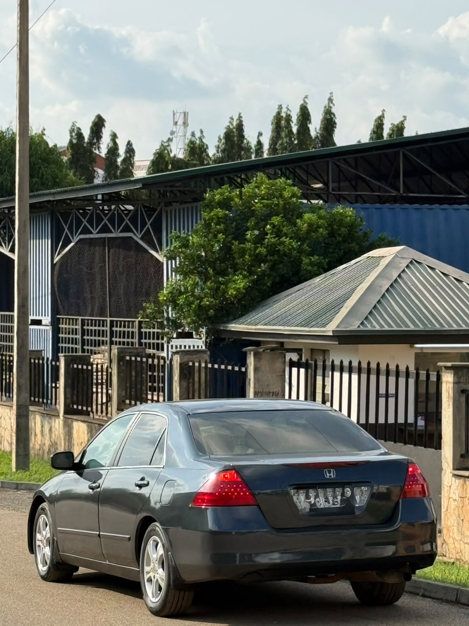 
								Distress Sell Neatly Used Honda Accord DC for just 3.7M Abuja full									