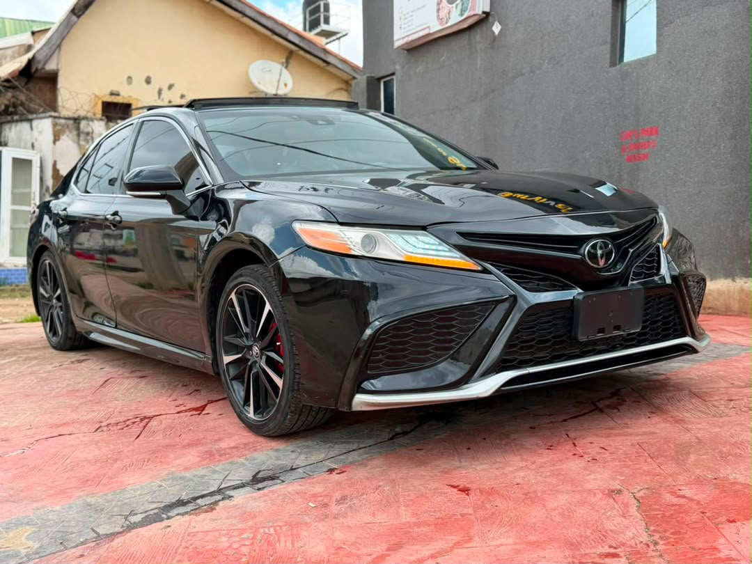
								Distress  Foreign used Toyota Camry XSE 2020 with full pano fr just 25 ABUJA Frd full									