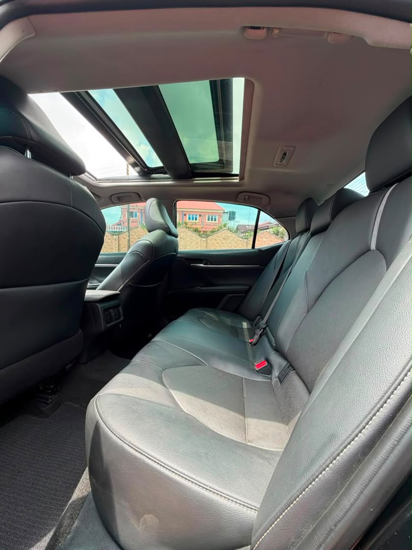
								Distress  Foreign used Toyota Camry XSE 2020 with full pano fr just 25 ABUJA Frd full									