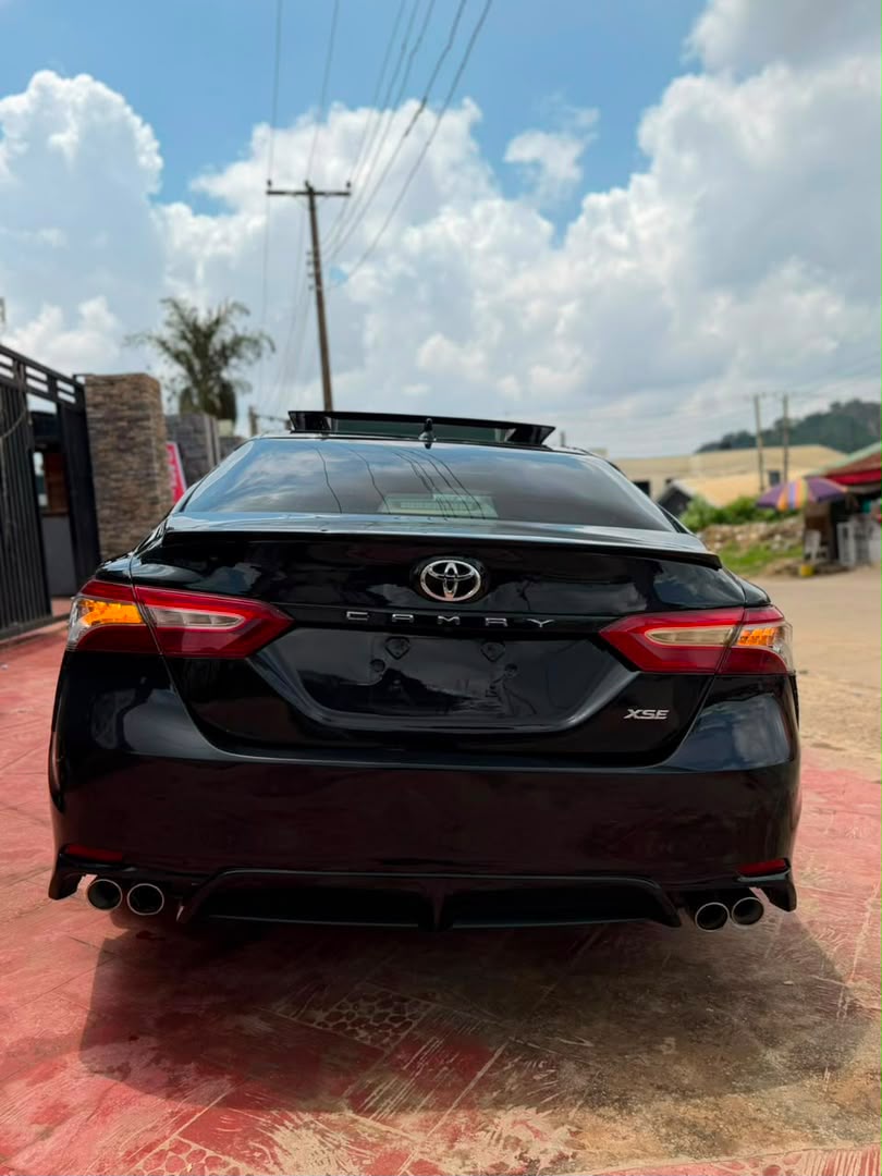 
								Distress  Foreign used Toyota Camry XSE 2020 with full pano fr just 25 ABUJA Frd full									
