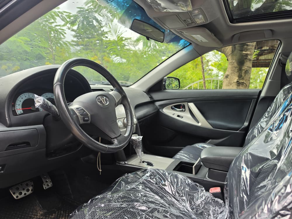 
								Awoof Deal: Highest Grade Foreign Used 2010 on belt Toyota camry Sport with Aug 2026 Duty, Sunroof Accident free going for just 10.8m. Dashboard no dey gum everywhere sharp. full									