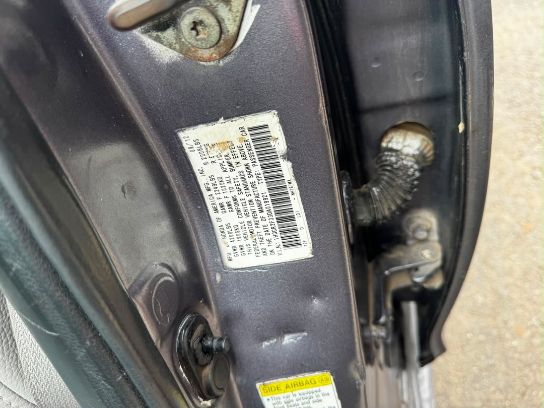 
								Giveaway Deal‼️‼️‼️ (42k mileage) Carefully Used 2013 (V4) Facelifted Honda Accord car is in pristine condition (Nothing To Fix) with original duty going for just 8.5m Net with sambo with me (Moveable) Lugbe Abuja📍 ZERO CHAIN DEAL full									
