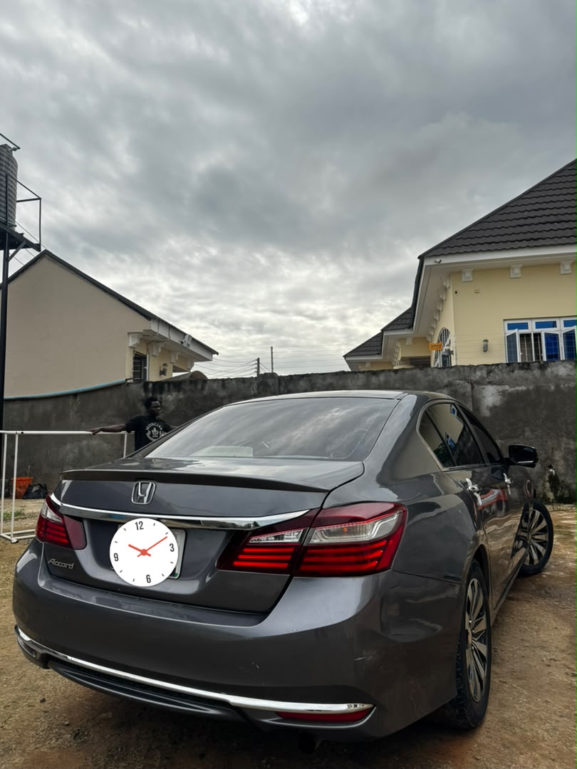 
								Giveaway Deal‼️‼️‼️ (42k mileage) Carefully Used 2013 (V4) Facelifted Honda Accord car is in pristine condition (Nothing To Fix) with original duty going for just 8.5m Net with sambo with me (Moveable) Lugbe Abuja📍 ZERO CHAIN DEAL full									