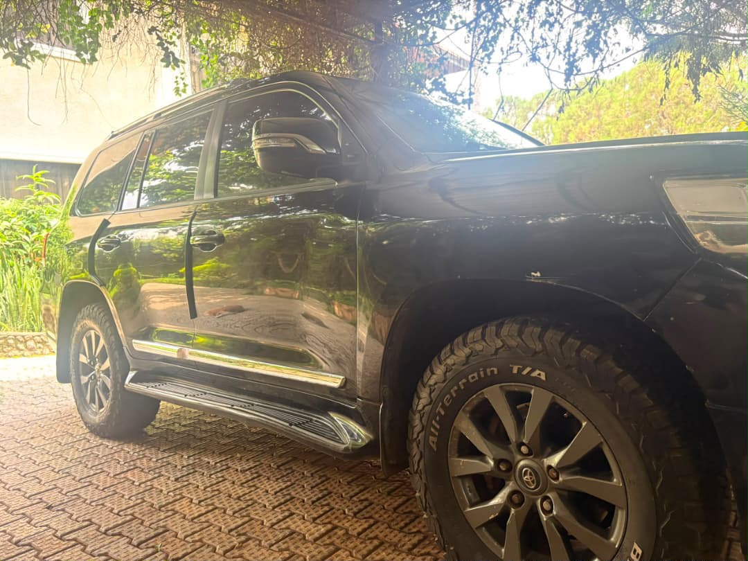 
								2018/2019 Bulletproof Toyota Land Cruiser VX.R INKAS AMORING with run flat tyres. 90m Abuja deal full									
