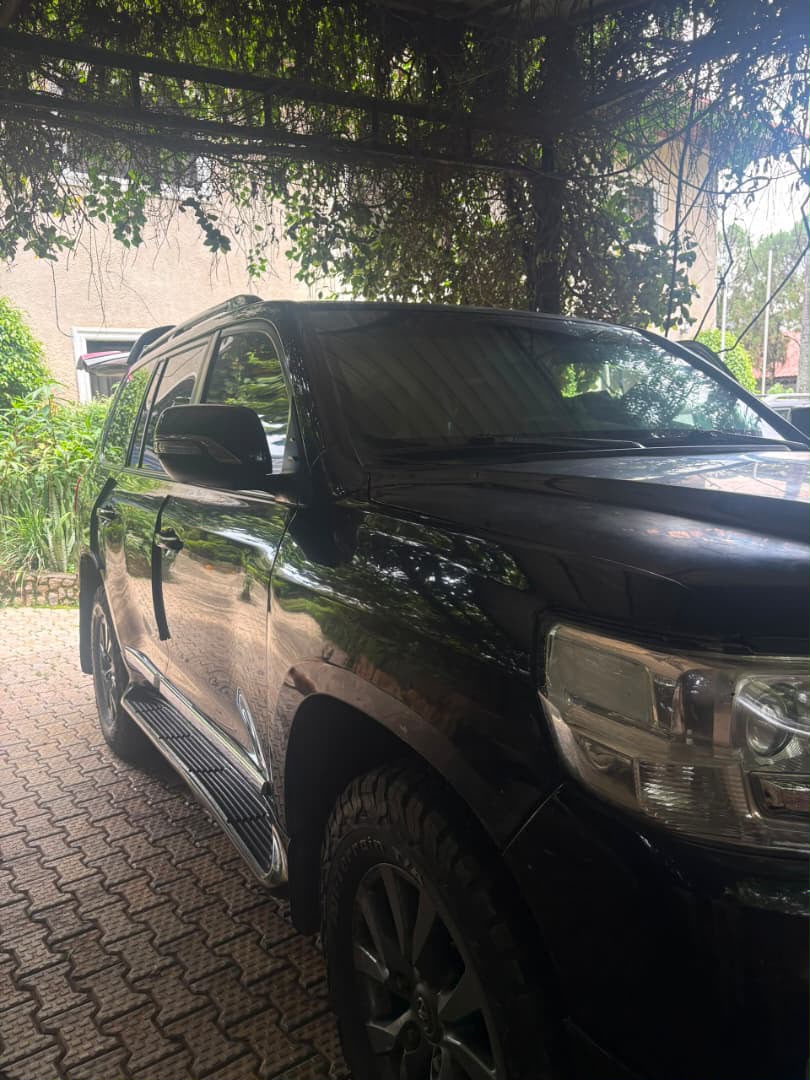 
								2018/2019 Bulletproof Toyota Land Cruiser VX.R INKAS AMORING with run flat tyres. 90m Abuja deal full									