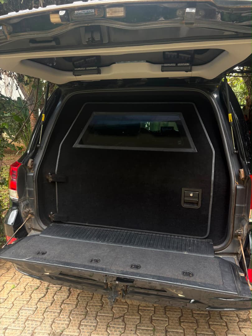 
								2018/2019 Bulletproof Toyota Land Cruiser VX.R INKAS AMORING with run flat tyres. 90m Abuja deal full									