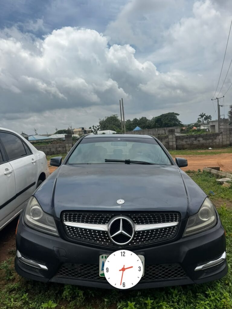 Giveaway Deal‼️‼️‼️ Neatly Used 2009 Mbenz C300 buy and drive still on first body (Key Entry & Sunroof) with duty going for just 4.6m Net with sambo with me Lugbe Abuja📍 ZERO CHAIN DEAL