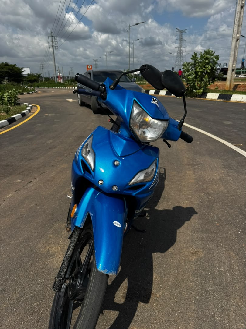 
								Giveaway Deal‼️‼️‼️ Neatly Used Haojue Bike (Rubber Rubber) going for just 650k with only 50k sambo with me Lugbe Abuja📍 ZERO CHAIN DEAL full									