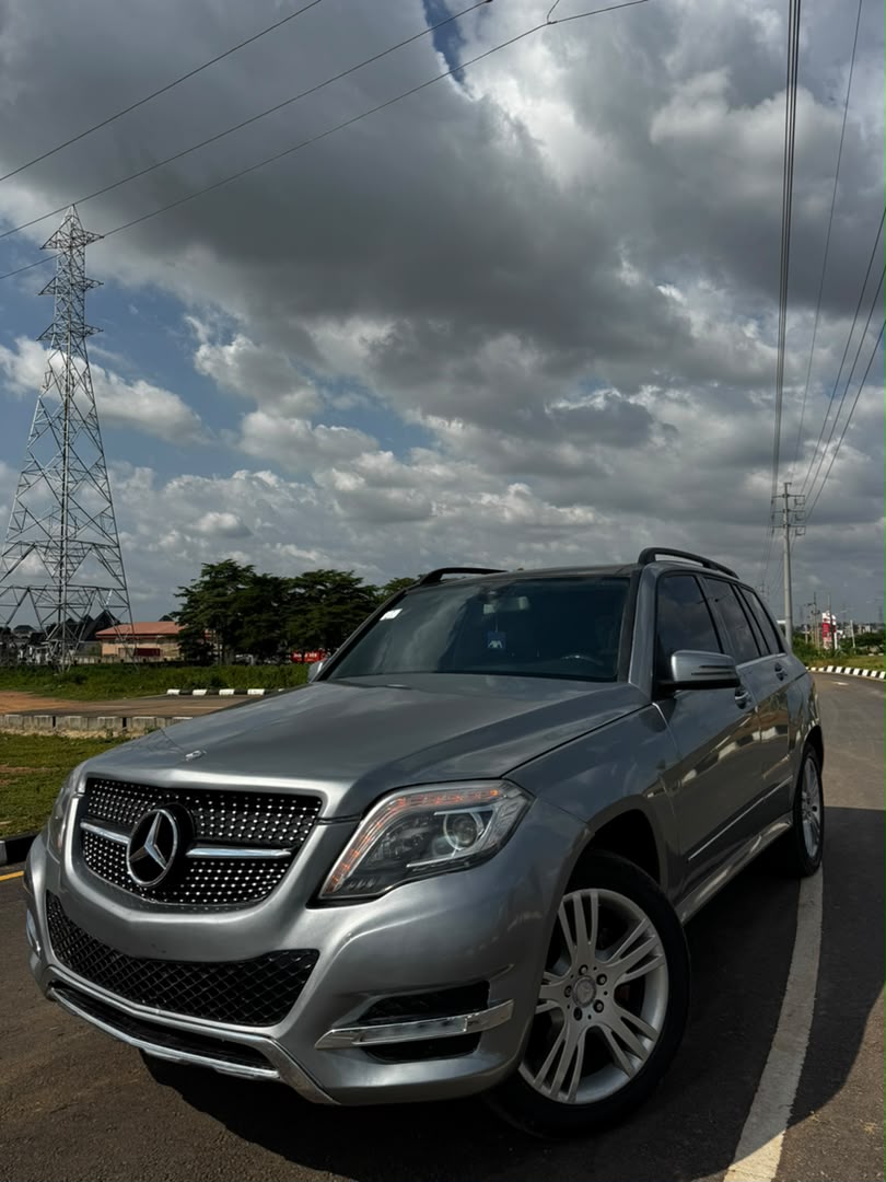 
								Giveaway Deal‼️‼️‼️ Carefully Used 2014/15 Mercedes Benz GLK350 (4Matic) car is pristine condition (Key Entry Power Booth & Double Pano) buy and drive with original duty going for just 11.7m to my pocket with sambo (Moveable) Lugbe Abuja📍 ZERO CHAIN DEAL full									