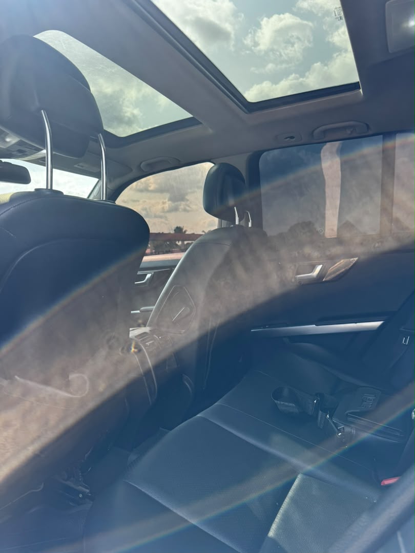 
								Giveaway Deal‼️‼️‼️ Carefully Used 2014/15 Mercedes Benz GLK350 (4Matic) car is pristine condition (Key Entry Power Booth & Double Pano) buy and drive with original duty going for just 11.7m to my pocket with sambo (Moveable) Lugbe Abuja📍 ZERO CHAIN DEAL full									