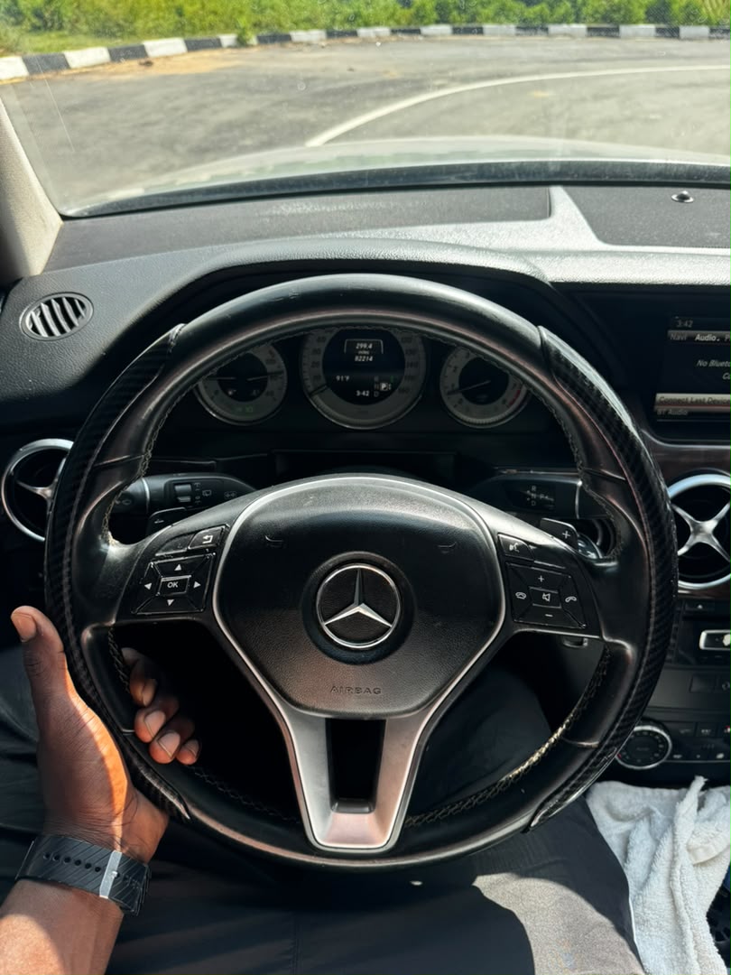 
								Giveaway Deal‼️‼️‼️ Carefully Used 2014/15 Mercedes Benz GLK350 (4Matic) car is pristine condition (Key Entry Power Booth & Double Pano) buy and drive with original duty going for just 11.7m to my pocket with sambo (Moveable) Lugbe Abuja📍 ZERO CHAIN DEAL full									