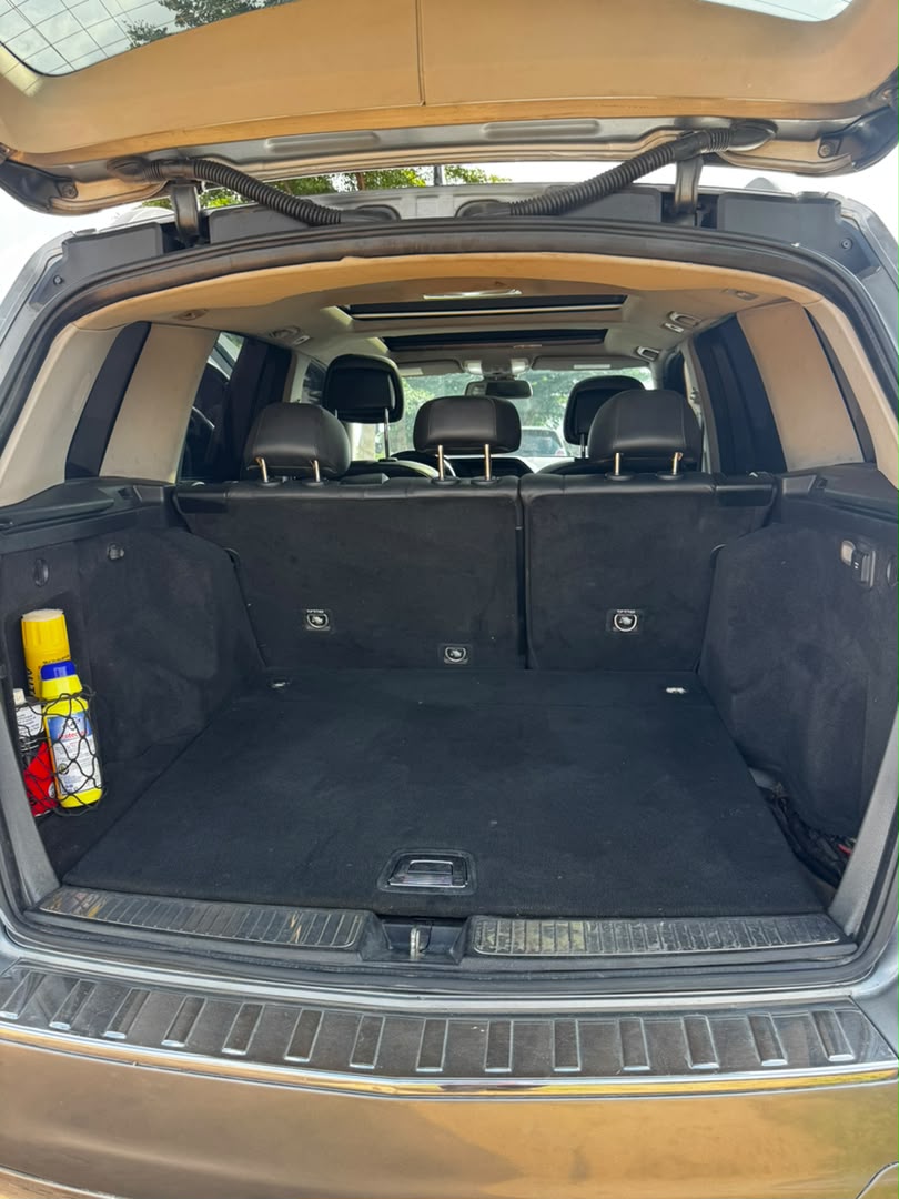 
								Giveaway Deal‼️‼️‼️ Carefully Used 2014/15 Mercedes Benz GLK350 (4Matic) car is pristine condition (Key Entry Power Booth & Double Pano) buy and drive with original duty going for just 11.7m to my pocket with sambo (Moveable) Lugbe Abuja📍 ZERO CHAIN DEAL full									