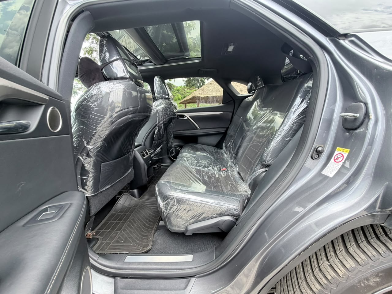
								2017 DIRECT BELGIUM 🇧🇪 LEXUS RX350 F-SPORT WITH A CLEAR DUTY✅KEYLESS‼️REVERSE CAMERA‼️BLIND SPOT‼️POWERBOOT AND OTHERS… HEADED FOR 52 MILLION NAIRA NAIRA ONLY full									