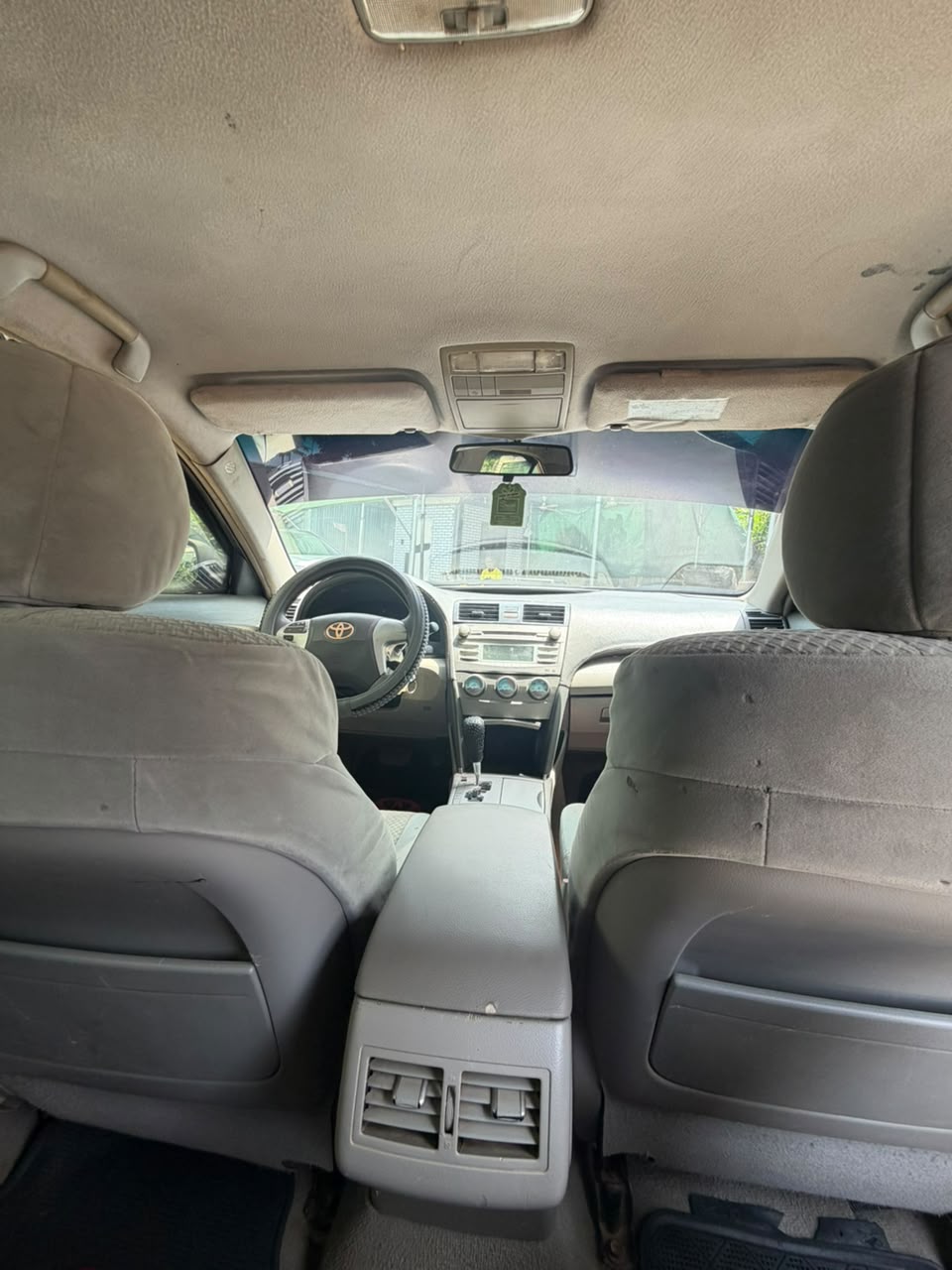 
								Extremely Clean used Toyota Camry 2009 LE for just 5.9M full									