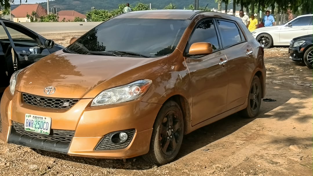 
								Supwr clean registered  2009 Toyota Matrix with Untouched Engine and gear AC chills 💯,first body pan Car just came back from a  Distances Journey today Trust me you will love it Location:Abuja Price:6.7M full									