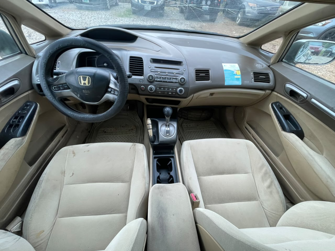 
								Extremely clean 2007 Honda Civic, just buy and zoom off, going for 4.2m Abuja Deal full									