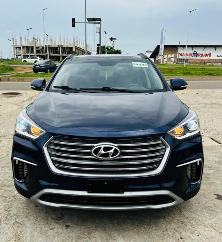 SUPER CLEAN DIRECT BELGIUM 2017 HYUNDAI SANTAFE. THE LIMITED EDITION XL. FULLEST OPTION.THREE SEATERS, PANORAMIC ROOF, PUSH TO START BOTTON, ALL ROUND PARKING ASSIST, POWER BOOT & E.T.C. GOING FOR 19.3M ONLY.
