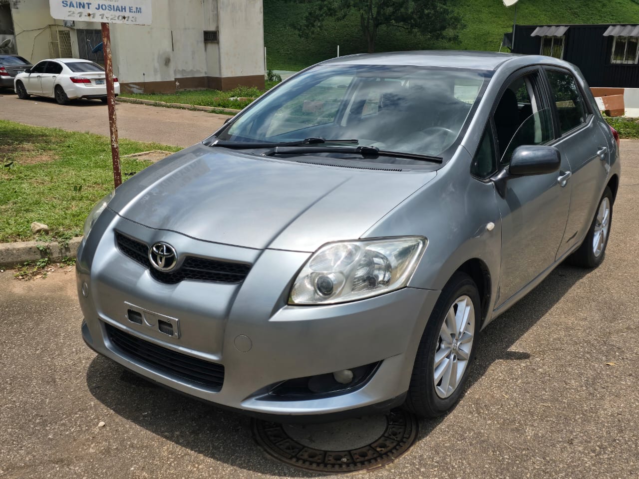 
								2009 Toyota Auris foreign used going for 8.9m Abuja full									