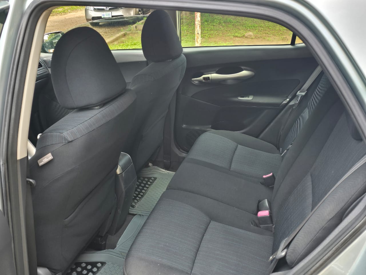 
								2009 Toyota Auris foreign used going for 8.9m Abuja full									