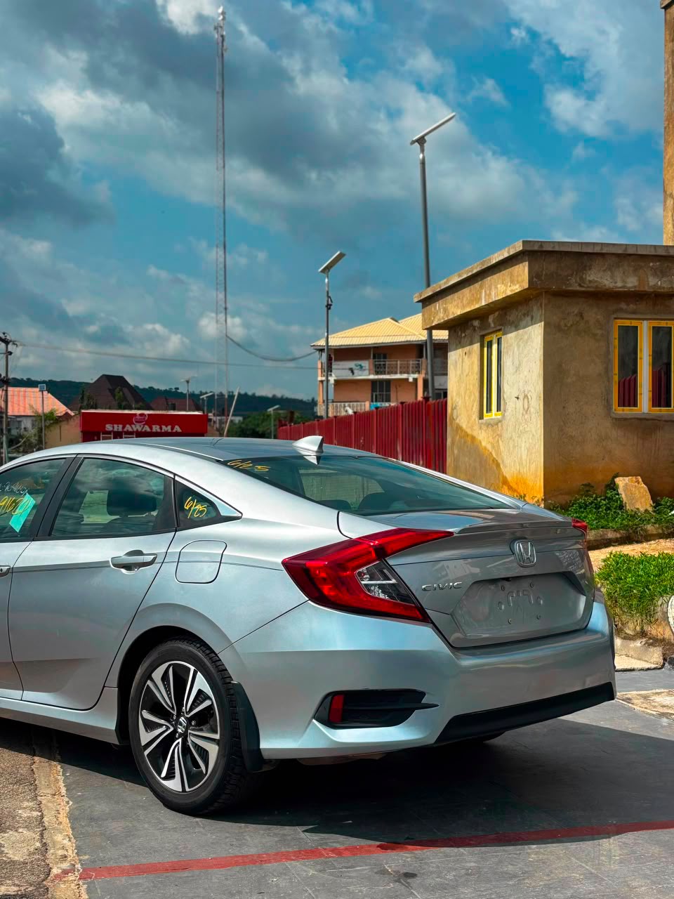 
								DISTRESS ‼️ DIRECT BELGIUM 🇧🇪 2016 HONDA CIVIC (2.0T TURBO) JULY 2026 DUTY✅ KEYLESS ‼️ SUN ROOF ‼️ REVERSE CAMERA ‼️  PARK ASSIST ‼️ NAVIGATION SCREEN AND OTHERS ‼️ HEADED FOR 15.5MILLION NAIRA ONLY full									