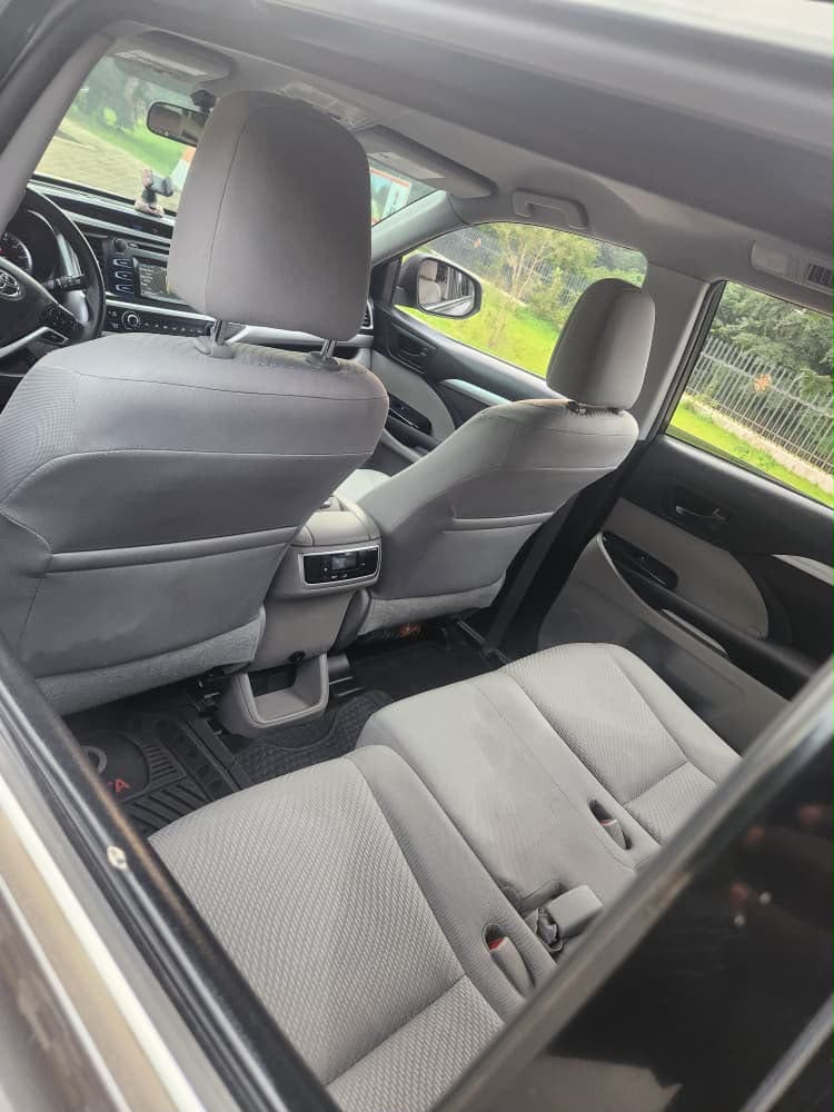 
								Quick Sale Belgium Standard Toyota Highlander 2017 With Untempered engine and gear, ac is freezing 🥶 3Seat with Original duty ~ 🏷️16.8M Net 📍Maitama Abuja full									