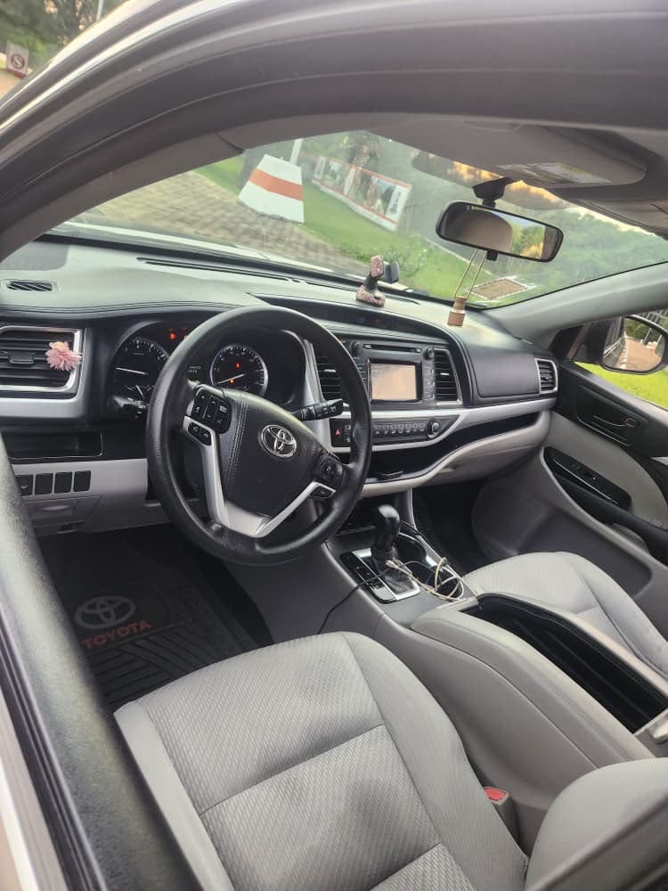 
								Quick Sale Belgium Standard Toyota Highlander 2017 With Untempered engine and gear, ac is freezing 🥶 3Seat with Original duty ~ 🏷️16.8M Net 📍Maitama Abuja full									