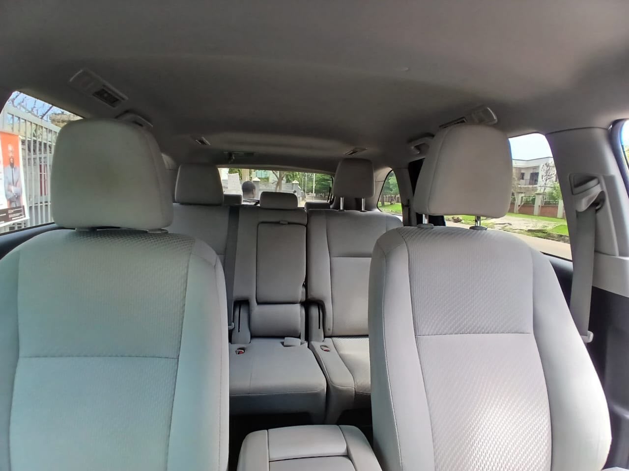 
								Quick Sale Belgium Standard Toyota Highlander 2017 With Untempered engine and gear, ac is freezing 🥶 3Seat with Original duty ~ 🏷️16.8M Net 📍Maitama Abuja full									