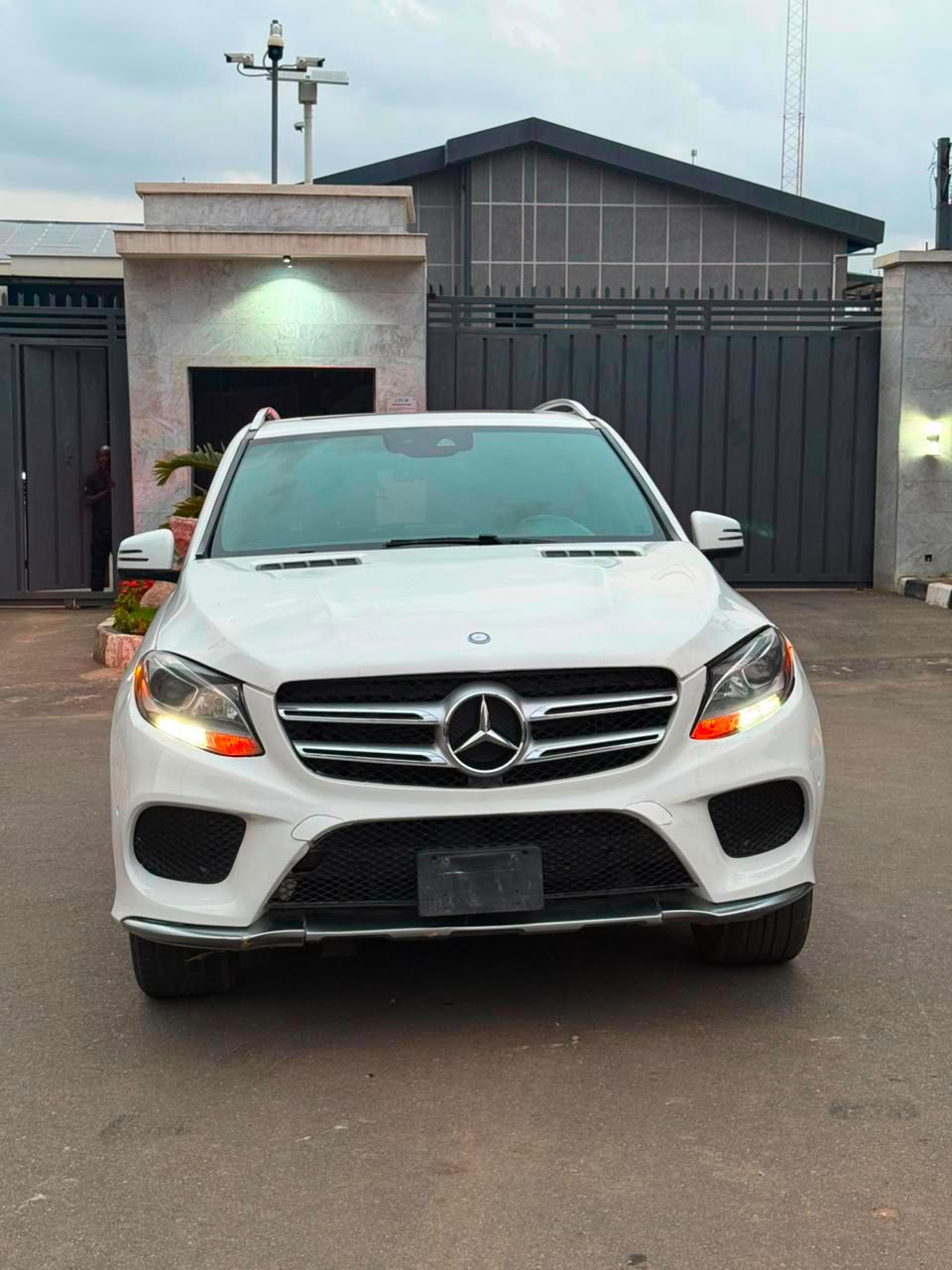 
								GIVEAWAY DEAL‼️‼️‼️ 2018 SLIGHTLY USED GLE350 WITH VERIFIED DUTY GOING FOR JUST 25.2M NET WITH SAMBO JAHI ABUJA📍 ZERO CHAIN DEAL full									