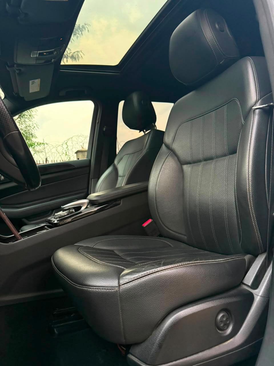 
								GIVEAWAY DEAL‼️‼️‼️ 2018 SLIGHTLY USED GLE350 WITH VERIFIED DUTY GOING FOR JUST 25.2M NET WITH SAMBO JAHI ABUJA📍 ZERO CHAIN DEAL full									