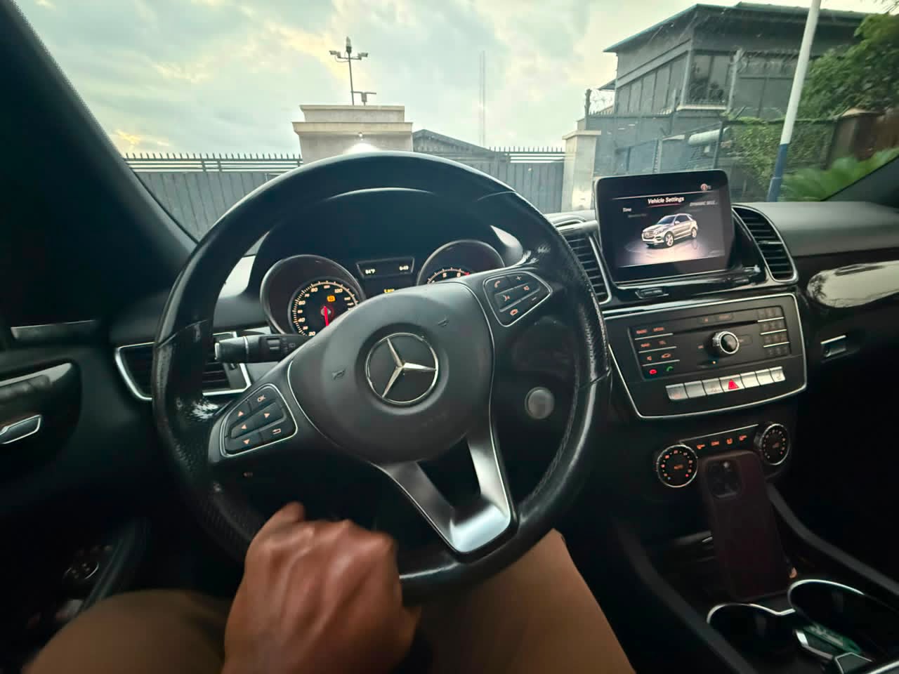 
								GIVEAWAY DEAL‼️‼️‼️ 2018 SLIGHTLY USED GLE350 WITH VERIFIED DUTY GOING FOR JUST 25.2M NET WITH SAMBO JAHI ABUJA📍 ZERO CHAIN DEAL full									