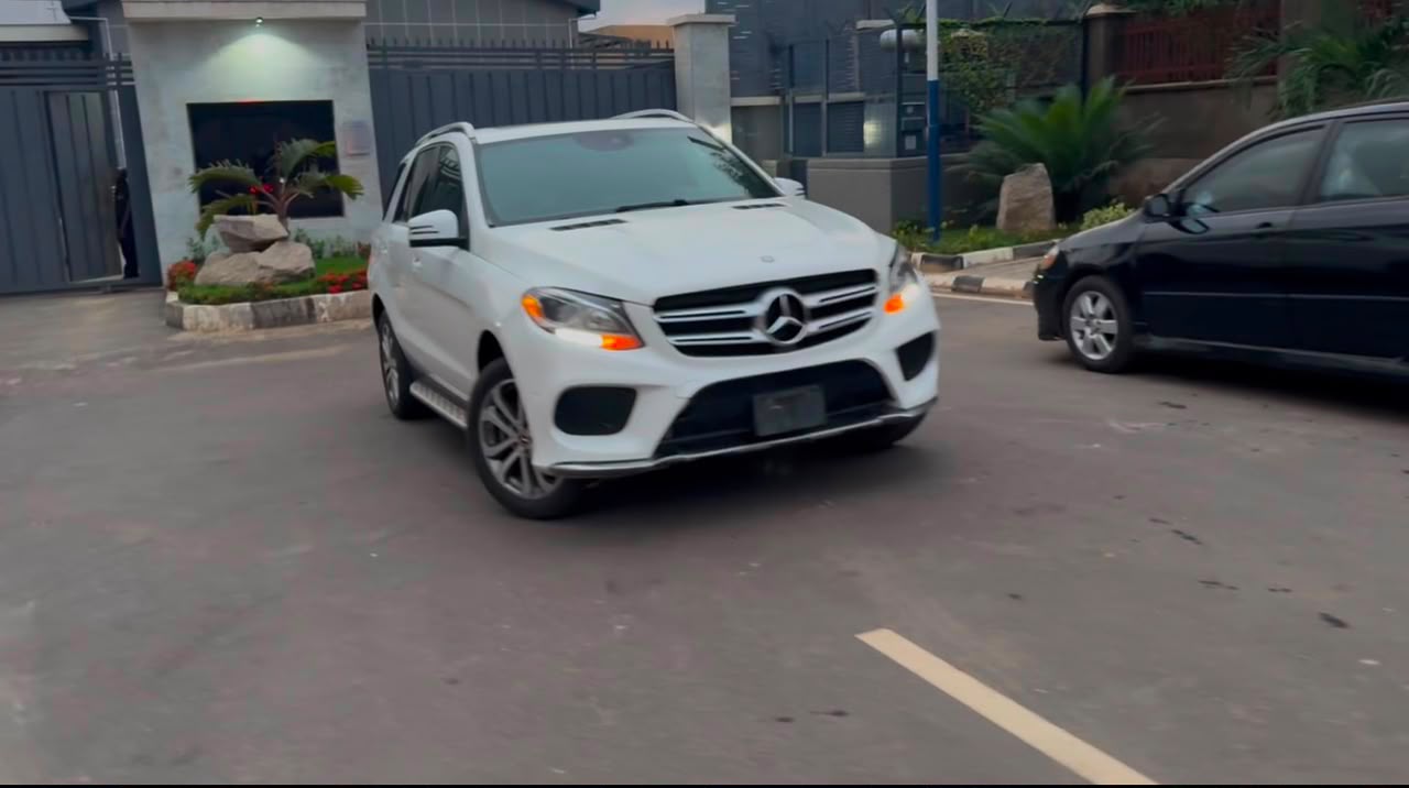 
								GIVEAWAY DEAL‼️‼️‼️ 2018 SLIGHTLY USED GLE350 WITH VERIFIED DUTY GOING FOR JUST 25.2M NET WITH SAMBO JAHI ABUJA📍 ZERO CHAIN DEAL full									