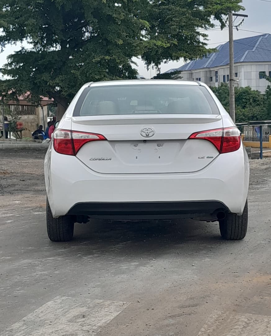 
								FOREIGN USED 2015 TOYOTA COROLLA LE WITH FOLLOW COME SCREEN, REVERSE CAMERA,ORIGINAL CUSTOM DUTY GOING FOR 14.7M ABUJA DEAL full									