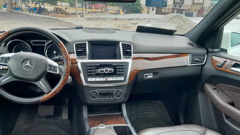 
								UNREGISTER 2014 MERCEDES-BENZ ML350 FULLEST OPTION DOUBLE PANORAMIC WITH ORIGINAL CUSTOM DUTY GOING FOR 22M ABUJA DEAL full									
