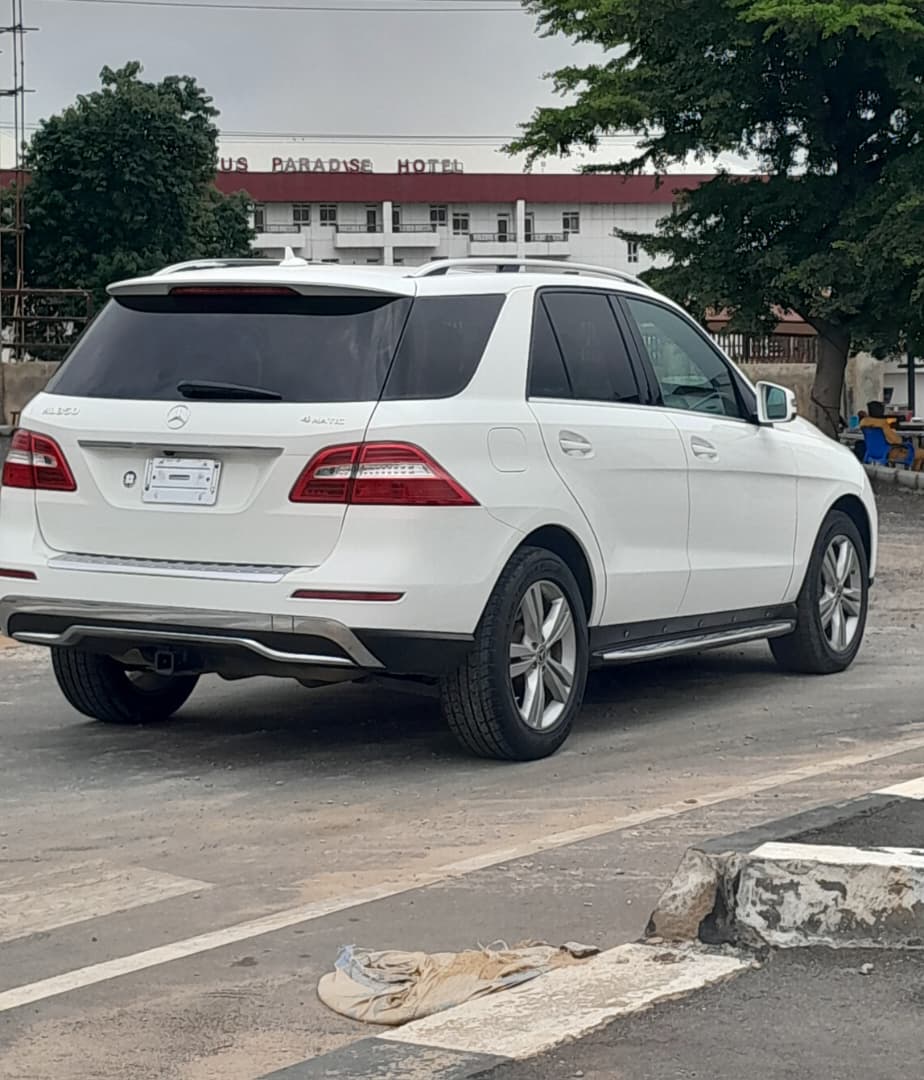 
								UNREGISTER 2014 MERCEDES-BENZ ML350 FULLEST OPTION DOUBLE PANORAMIC WITH ORIGINAL CUSTOM DUTY GOING FOR 22M ABUJA DEAL full									
