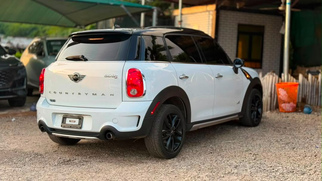 
								Foreign used 2013 Mini country man Manual drive for 11m Abuja full									