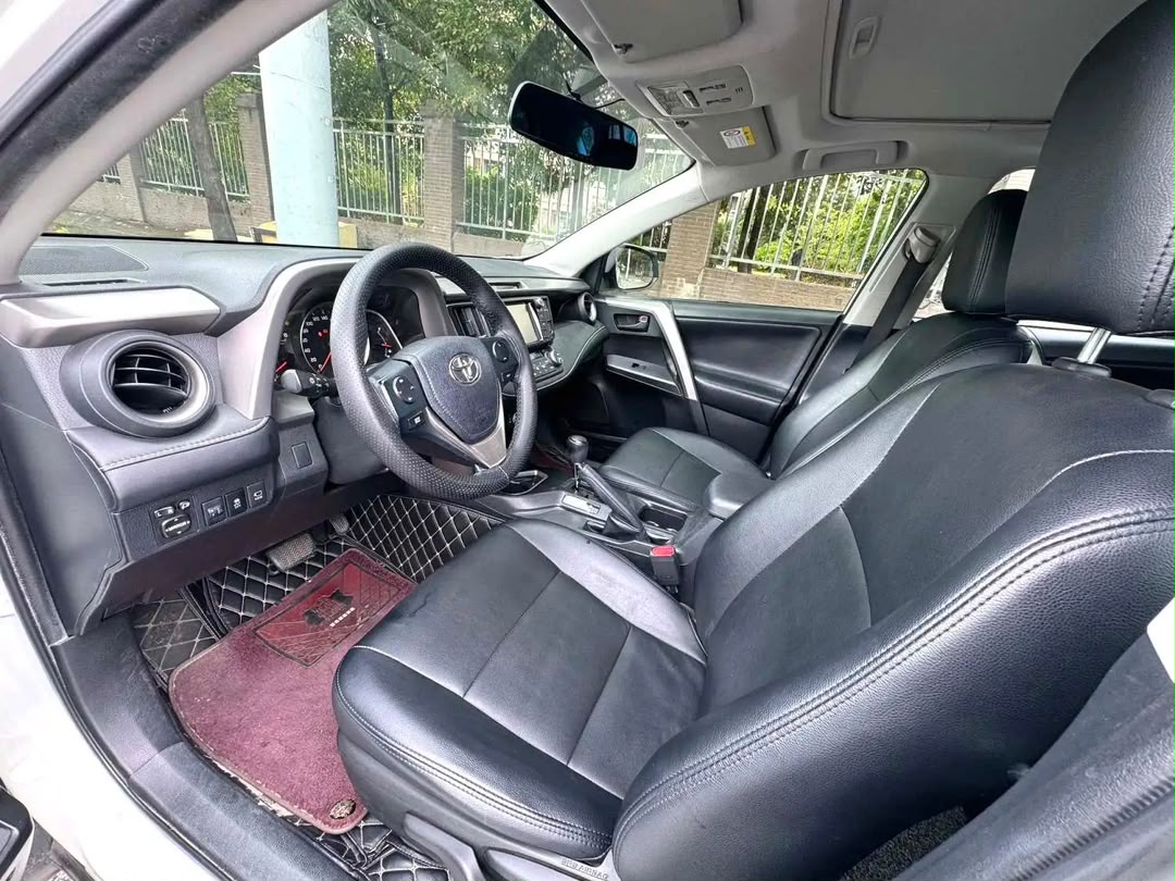 
								Toyota RAV4 2016 model 2.0L FWD Comfort version, CVT Automatic ‑ First registered:22‑Aug‑2017 ‑ Mileage:170,000 km ‑ Color: White exterior, black leather interior ‑ Emission standard: National 5 ‑ Price:59,800 RMB Reliable Toyota SUV, fuel‑saving, spare parts easy to find in Africa, very popular model. full									