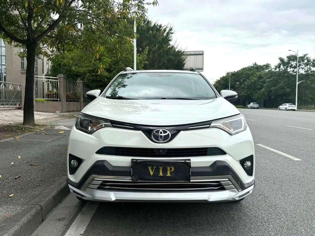 
								Toyota RAV4 2016 model 2.0L FWD Comfort version, CVT Automatic ‑ First registered:22‑Aug‑2017 ‑ Mileage:170,000 km ‑ Color: White exterior, black leather interior ‑ Emission standard: National 5 ‑ Price:59,800 RMB Reliable Toyota SUV, fuel‑saving, spare parts easy to find in Africa, very popular model. full									