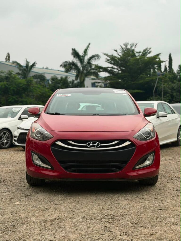 Extremely clean 2012 Hyundai Elantra GT for 9m Abuja