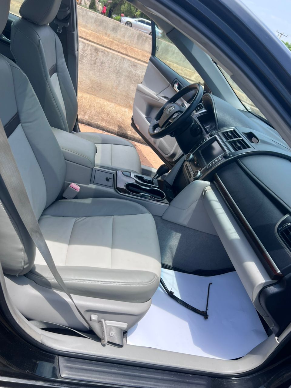 
								HIGHEST GRADE TOYOTA VENZA 2010 MODEL IN FULL OPTION, DOUBLE PANORAMIC VIEWS, POWER BOOT, KEYLESS, REVISED CAMERA 📷, UNTEMPERED ENGINE AND GEAR, AC CHILLING GOING FOR 10.5M, ABUJA full									
